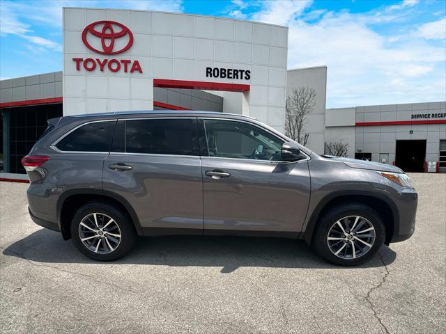 used 2019 Toyota Highlander car, priced at $25,899