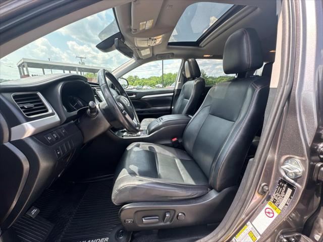 used 2019 Toyota Highlander car, priced at $25,899