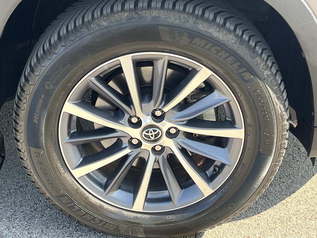 used 2018 Toyota Highlander Hybrid car, priced at $25,995