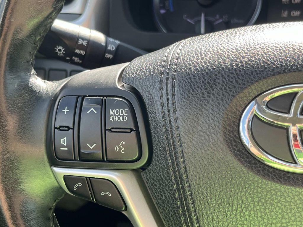used 2018 Toyota Highlander Hybrid car, priced at $25,995
