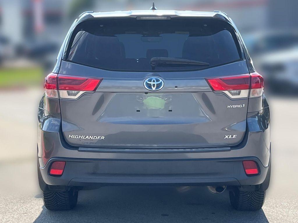 used 2018 Toyota Highlander Hybrid car, priced at $25,995