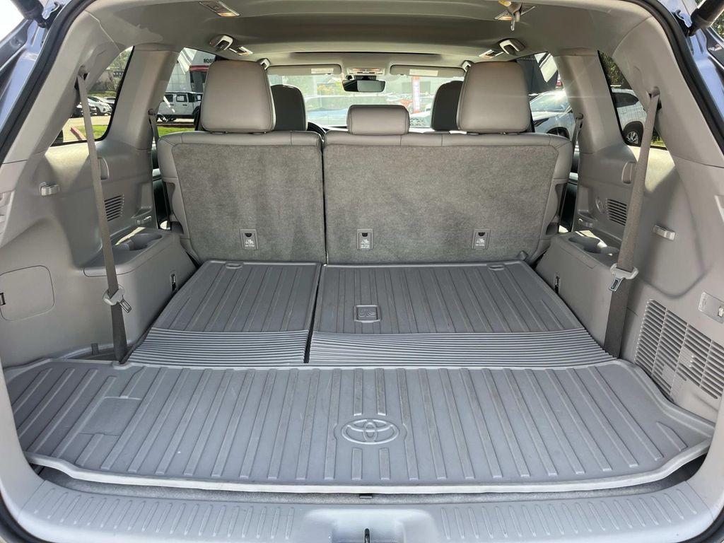 used 2018 Toyota Highlander Hybrid car, priced at $25,995