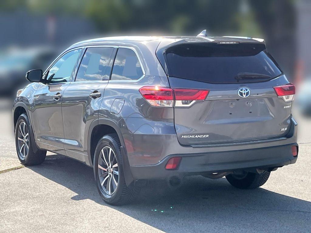 used 2018 Toyota Highlander Hybrid car, priced at $25,995