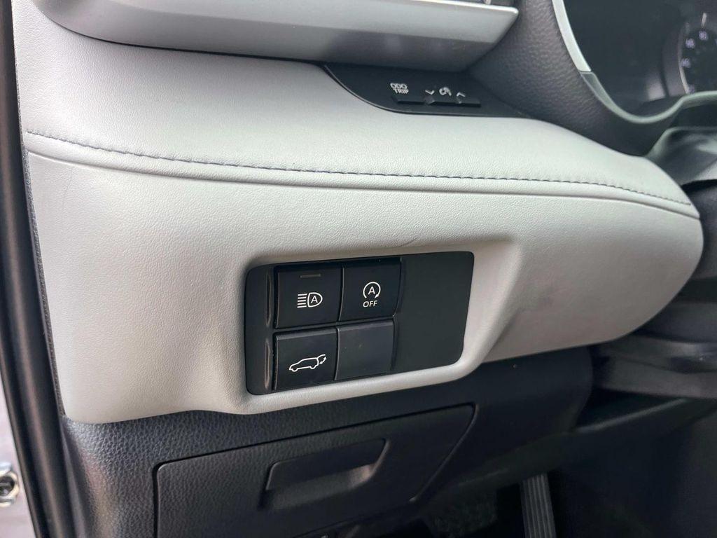 used 2023 Toyota Highlander car, priced at $35,900