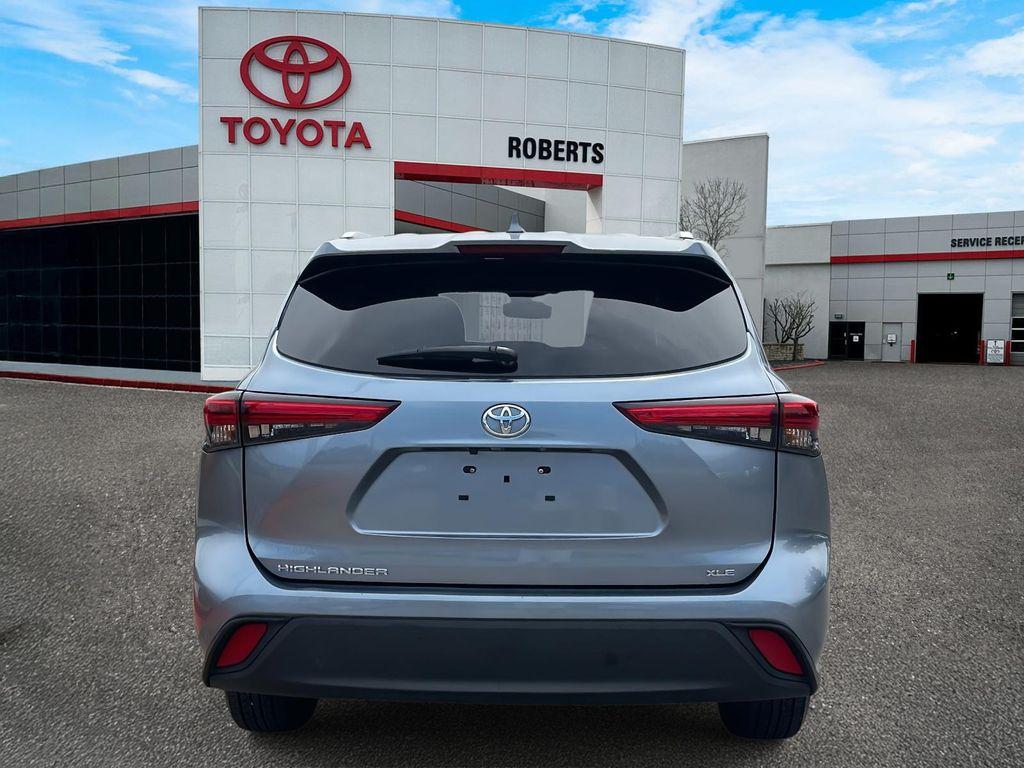 used 2023 Toyota Highlander car, priced at $35,900
