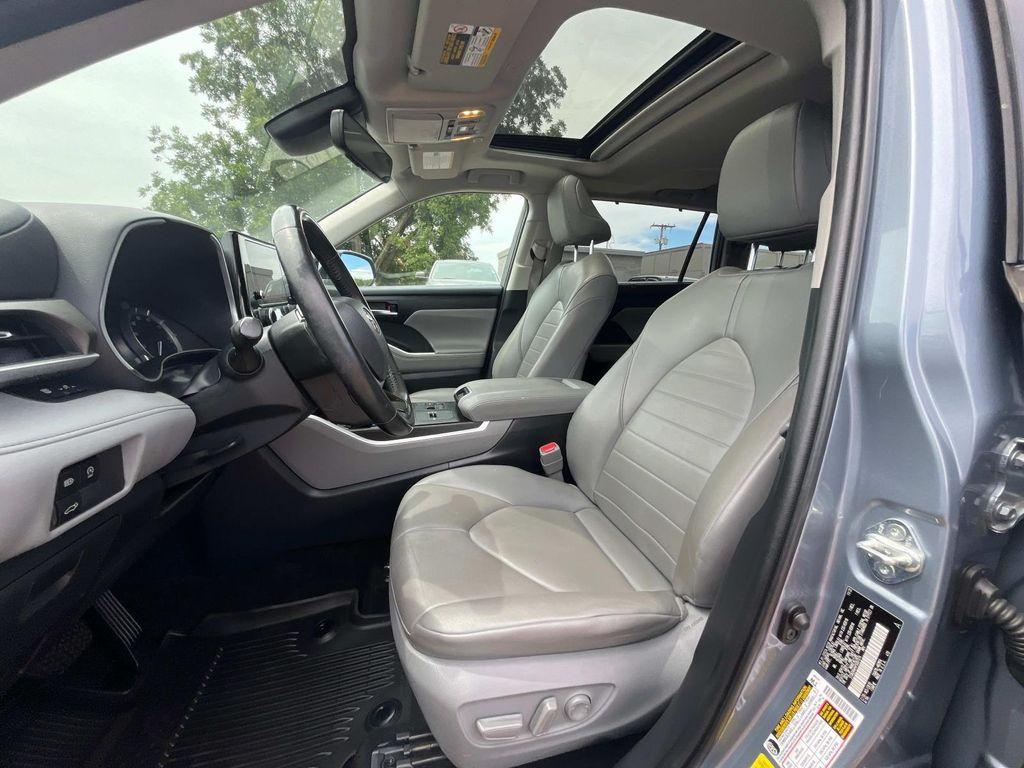 used 2023 Toyota Highlander car, priced at $35,900