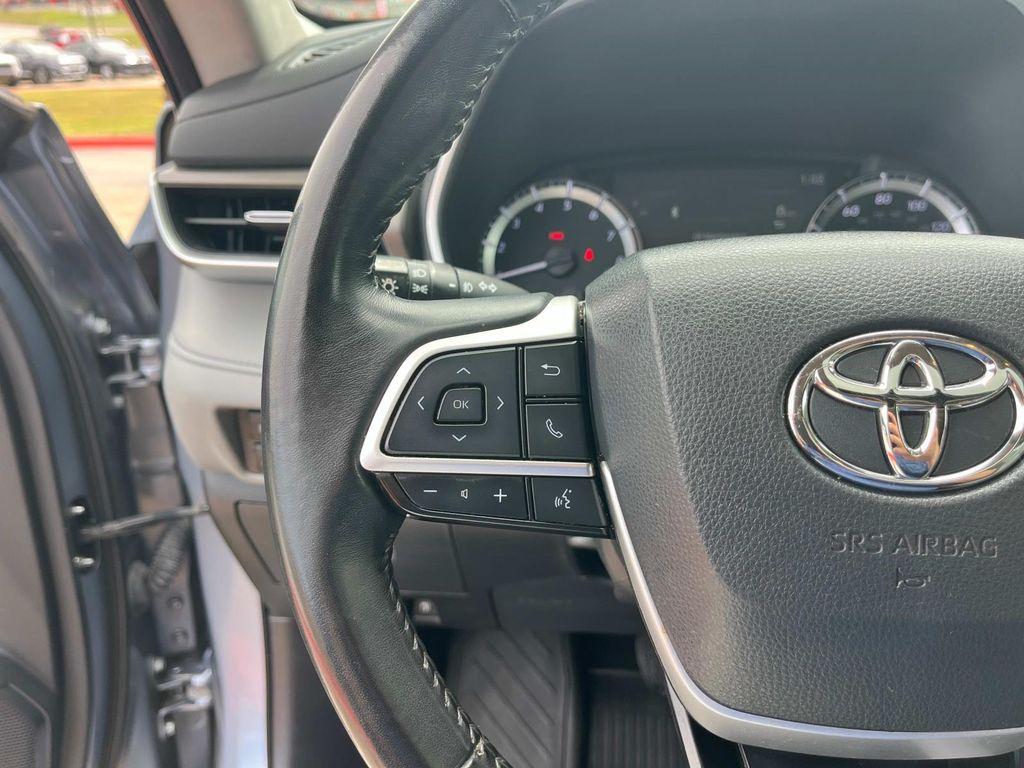 used 2023 Toyota Highlander car, priced at $35,900