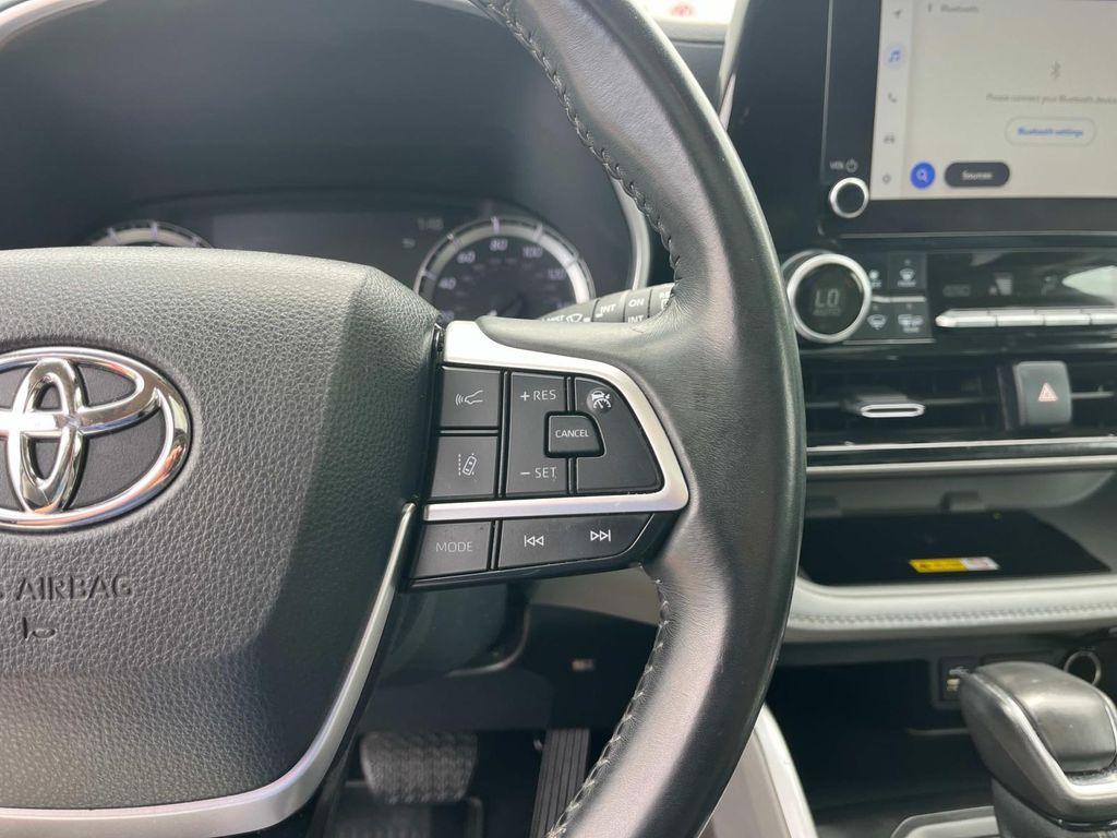 used 2023 Toyota Highlander car, priced at $35,900
