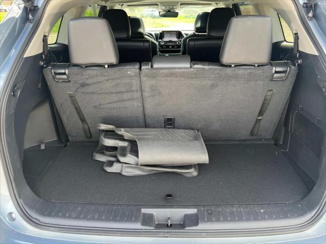used 2022 Toyota Highlander car, priced at $37,168