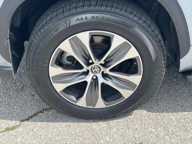 used 2022 Toyota Highlander car, priced at $37,168