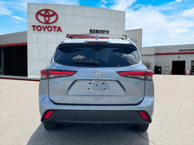 used 2022 Toyota Highlander car, priced at $37,168