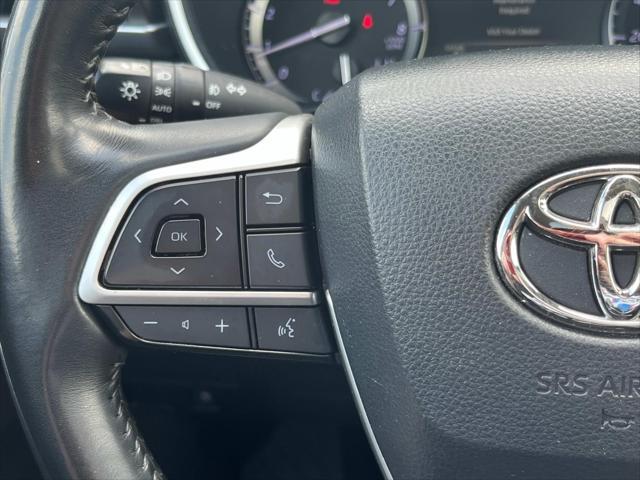 used 2022 Toyota Highlander car, priced at $37,168