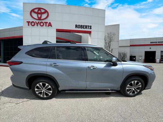 used 2022 Toyota Highlander car, priced at $37,168