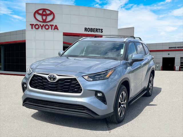 used 2022 Toyota Highlander car, priced at $37,168