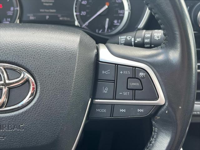 used 2022 Toyota Highlander car, priced at $37,168