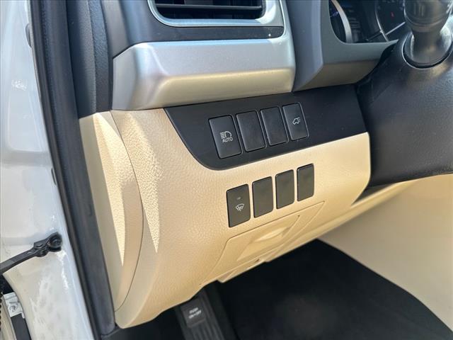 used 2019 Toyota Highlander Hybrid car, priced at $32,164