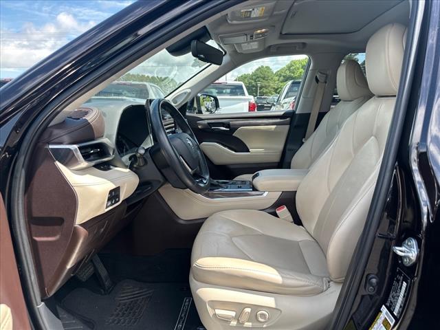 used 2020 Toyota Highlander car, priced at $31,261