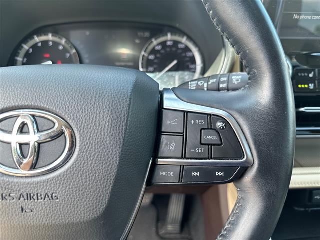 used 2020 Toyota Highlander car, priced at $31,261
