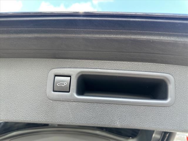 used 2020 Toyota Highlander car, priced at $31,261