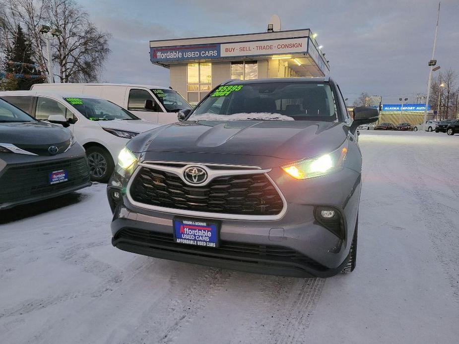 used 2021 Toyota Highlander car, priced at $35,995