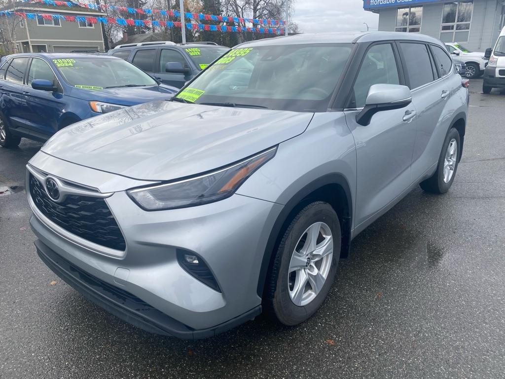 used 2023 Toyota Highlander car, priced at $34,995