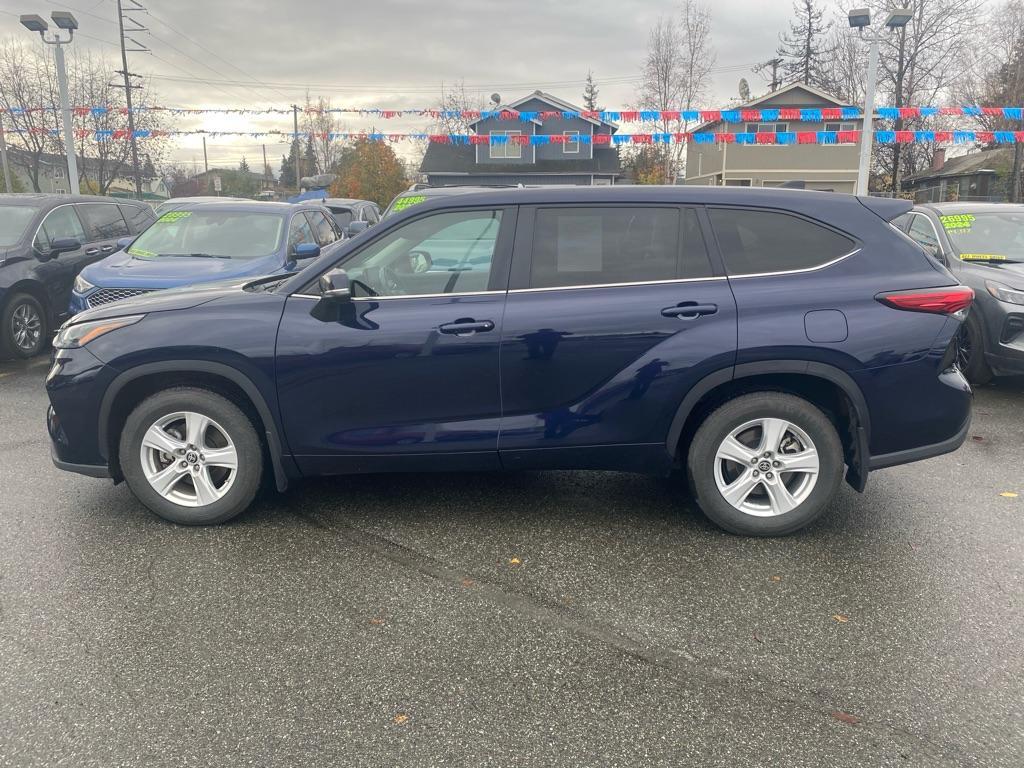 used 2023 Toyota Highlander car, priced at $34,995