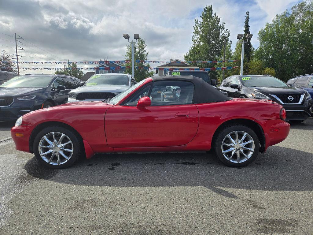 used 2001 Mazda MX-5 Miata car, priced at $13,995