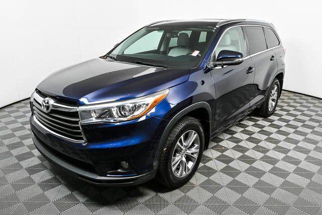 used 2015 Toyota Highlander car, priced at $16,500