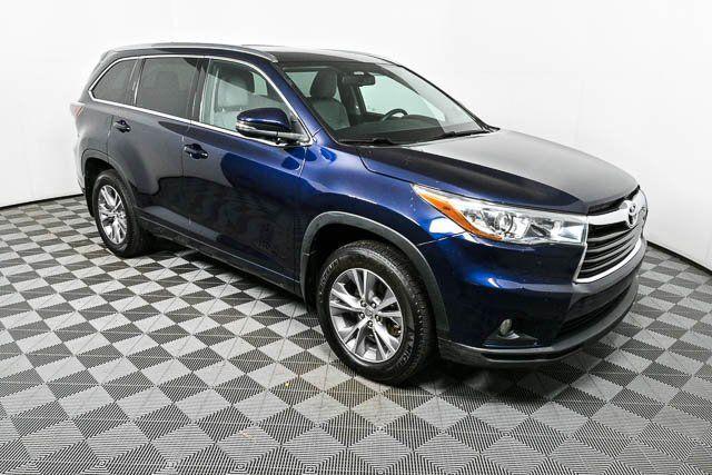 used 2015 Toyota Highlander car, priced at $16,500