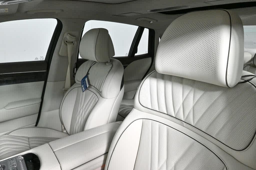 new 2026 Genesis G90 car, priced at $106,835