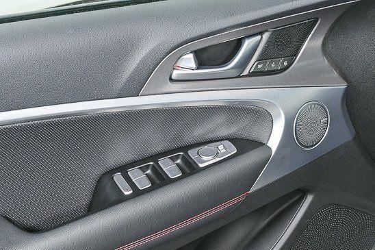 used 2025 Genesis G70 car