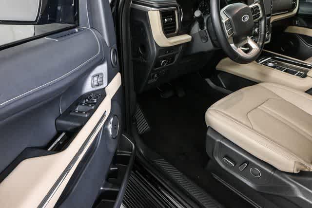 used 2024 Ford Expedition car, priced at $46,499