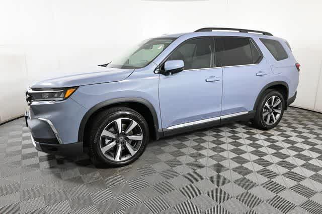 used 2025 Honda Pilot car, priced at $47,699