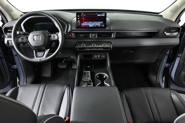 used 2025 Honda Pilot car, priced at $47,699