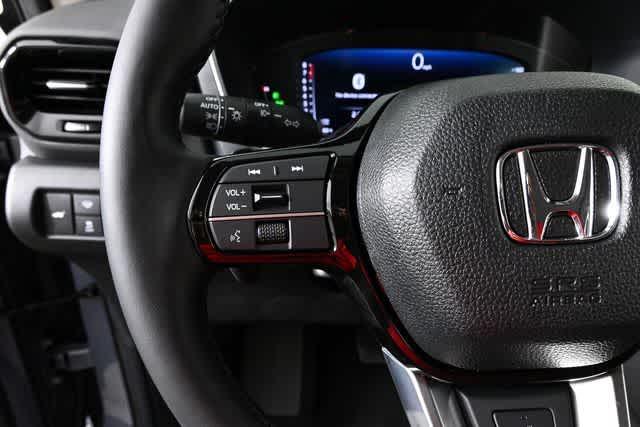 used 2025 Honda Pilot car, priced at $47,699