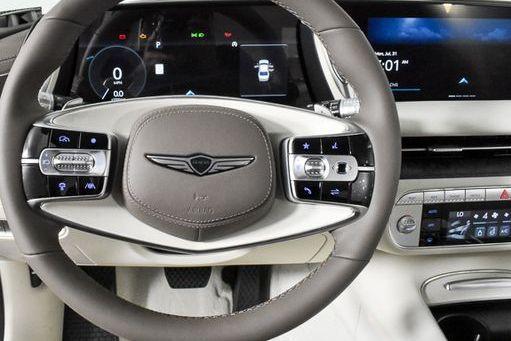 new 2025 Genesis G90 car, priced at $99,645