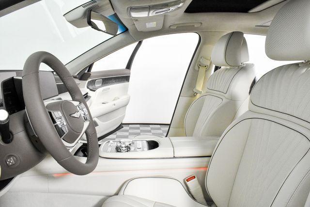 new 2025 Genesis G90 car, priced at $99,645