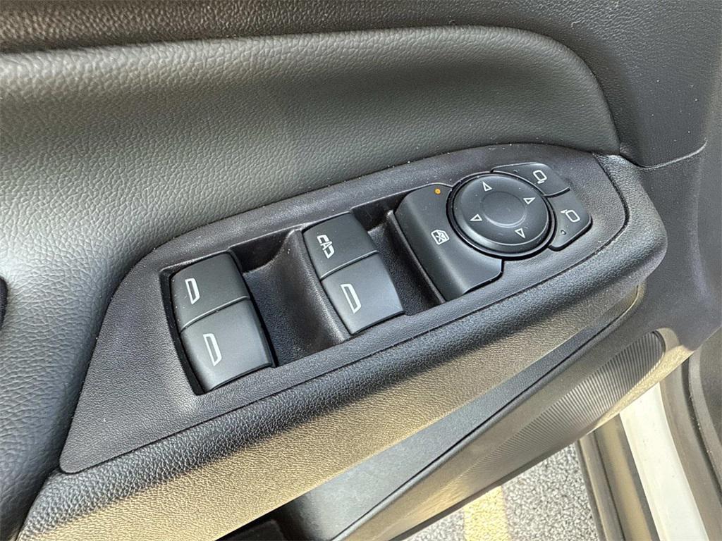 used 2021 Chevrolet Equinox car, priced at $18,998