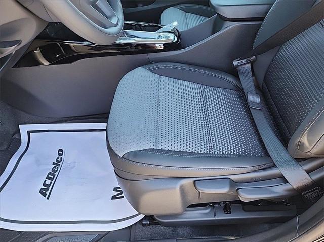 new 2025 Chevrolet Trax car, priced at $24,126