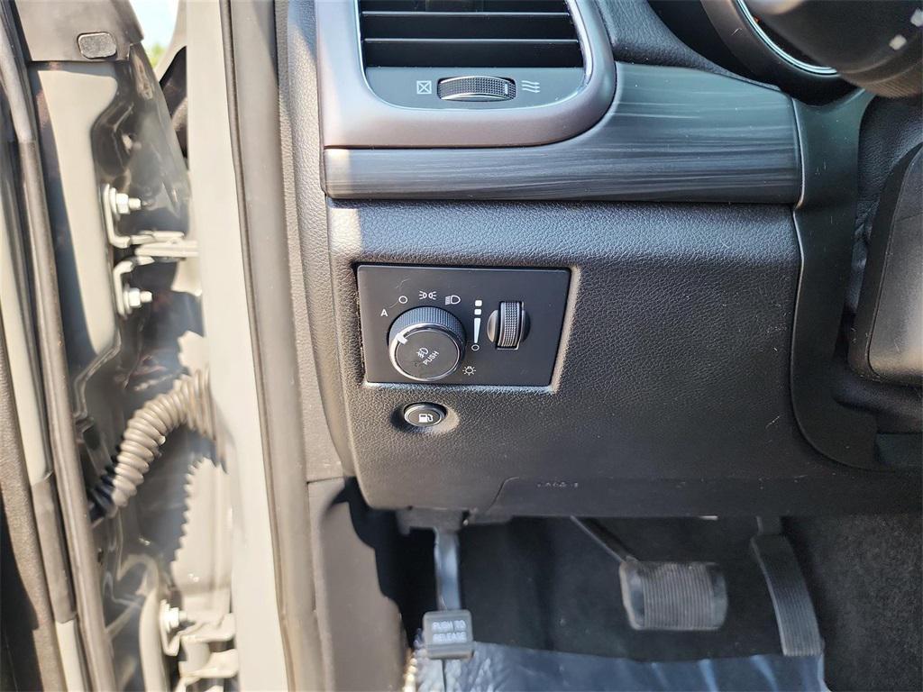 used 2021 Jeep Grand Cherokee car, priced at $27,888