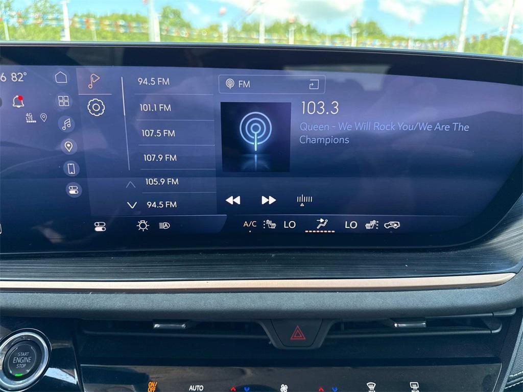 used 2025 Buick Envision car, priced at $35,426