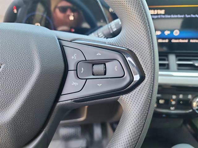new 2025 Chevrolet Trax car, priced at $24,126