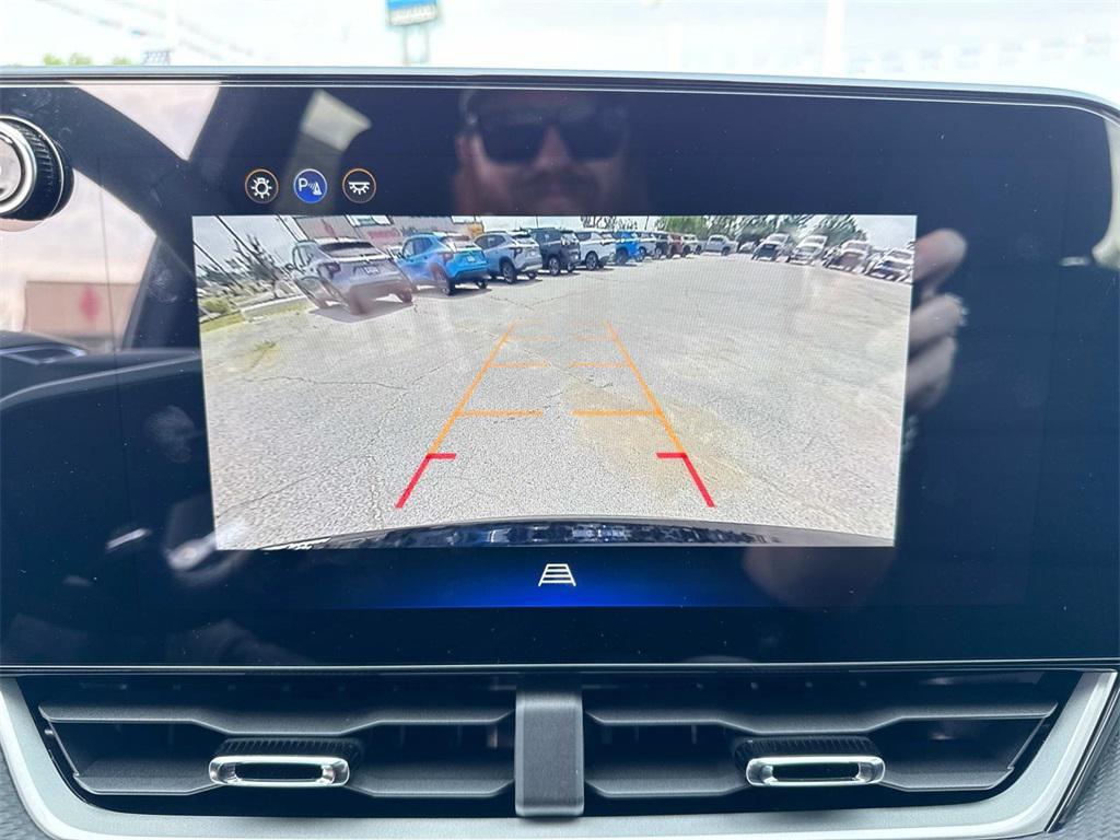 new 2026 Chevrolet Equinox car, priced at $31,995
