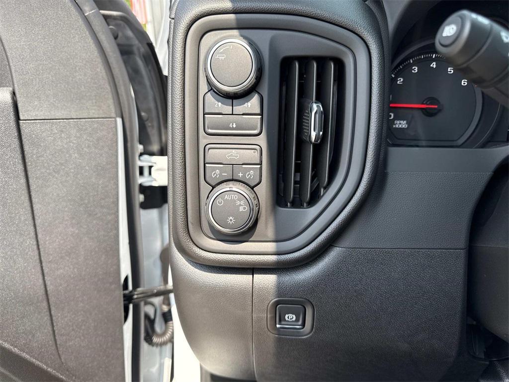 new 2025 Chevrolet Silverado 2500 car, priced at $50,614