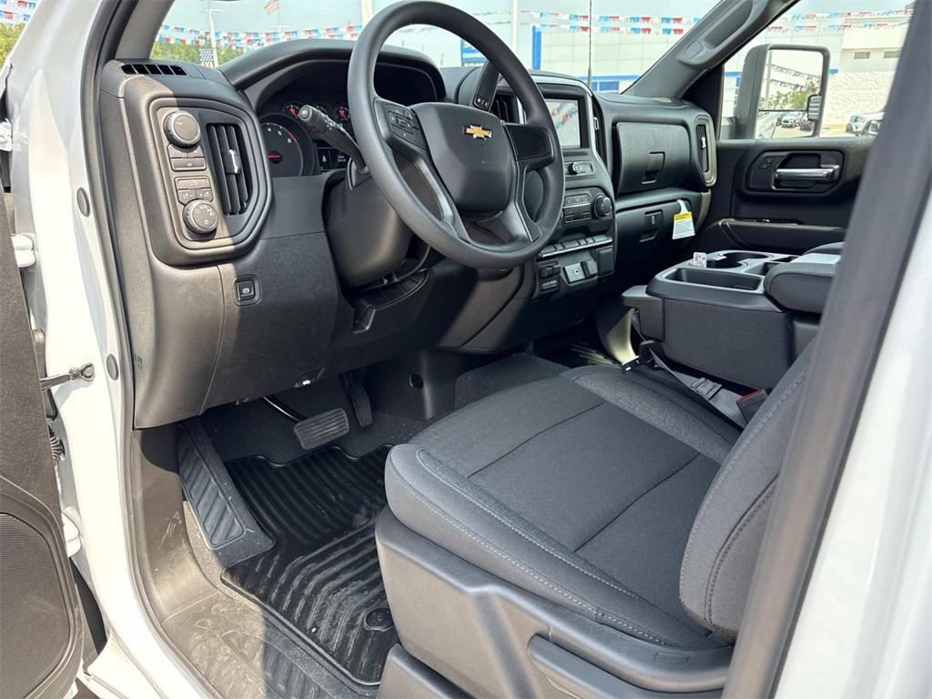 new 2025 Chevrolet Silverado 2500 car, priced at $50,614
