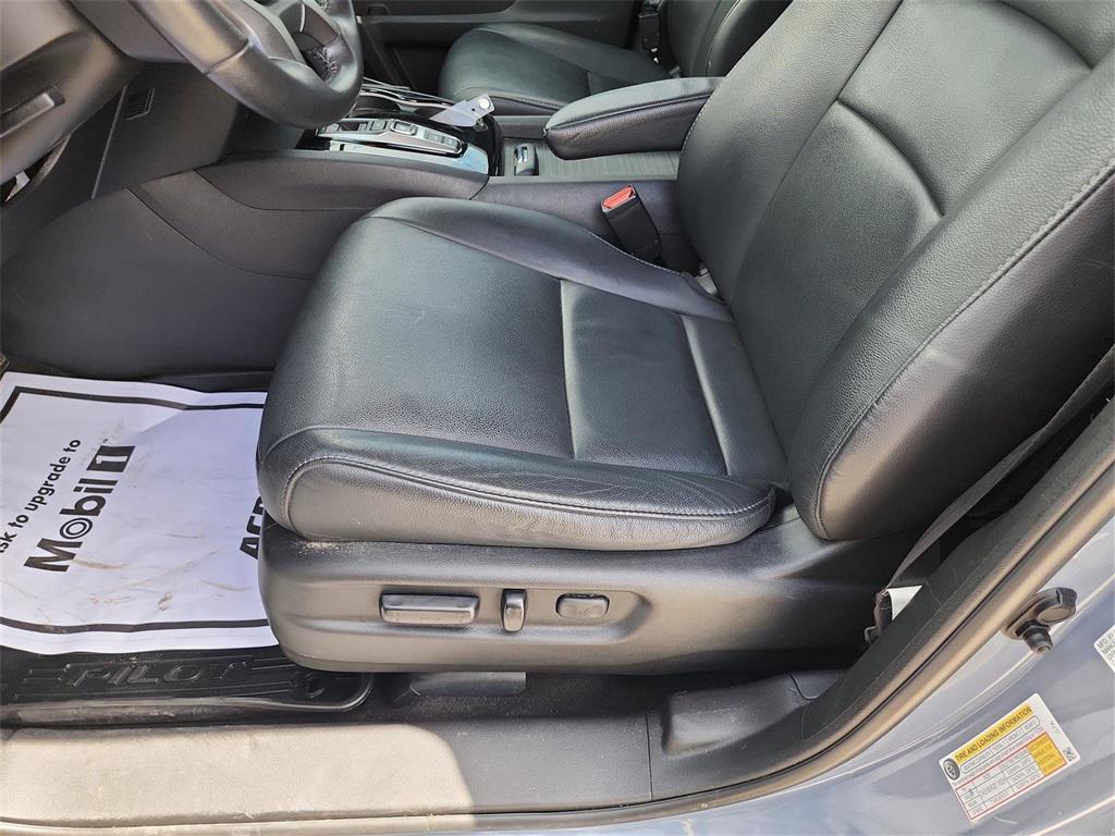 used 2022 Honda Pilot car, priced at $29,997
