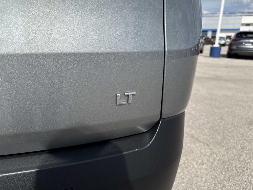 used 2023 Chevrolet Traverse car, priced at $29,894