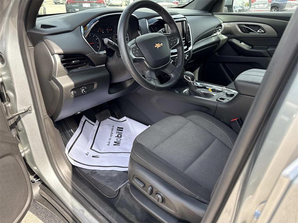 used 2023 Chevrolet Traverse car, priced at $29,894