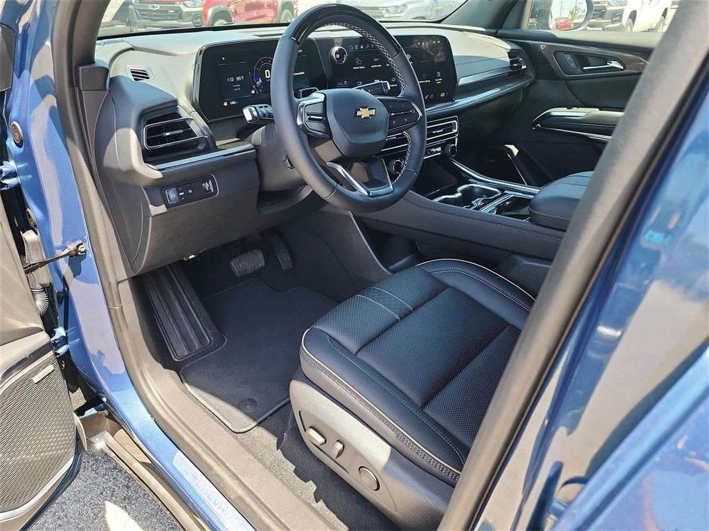 new 2025 Chevrolet Traverse car, priced at $60,295