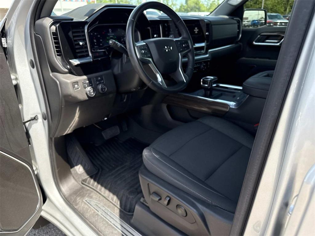 used 2022 Chevrolet Silverado 1500 car, priced at $41,110